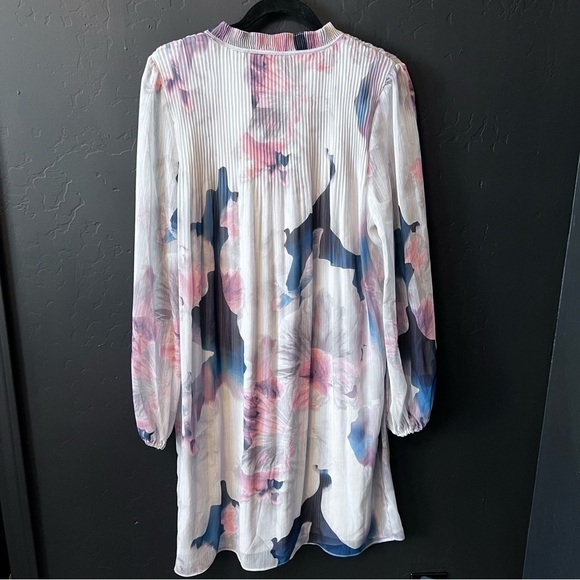 DKNY Floral Romantic Modest dress Sz:10 Color: White/pink/ / blue/ floral print - Picture 5 of 8